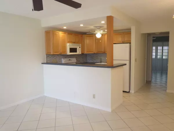30 Salisbury B, West Palm Beach, FL 33417