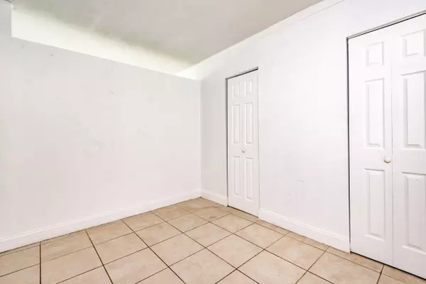 Oakland Park, FL 33334,4051 N Dixie HWY 1