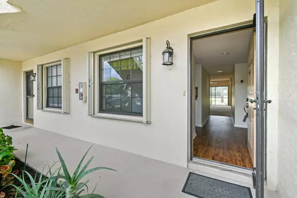 Jupiter, FL 33458,1001 Pinecrest CIR B