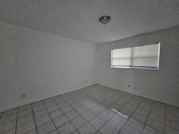 Tamarac, FL 33321,8000 S Colony CIR 106