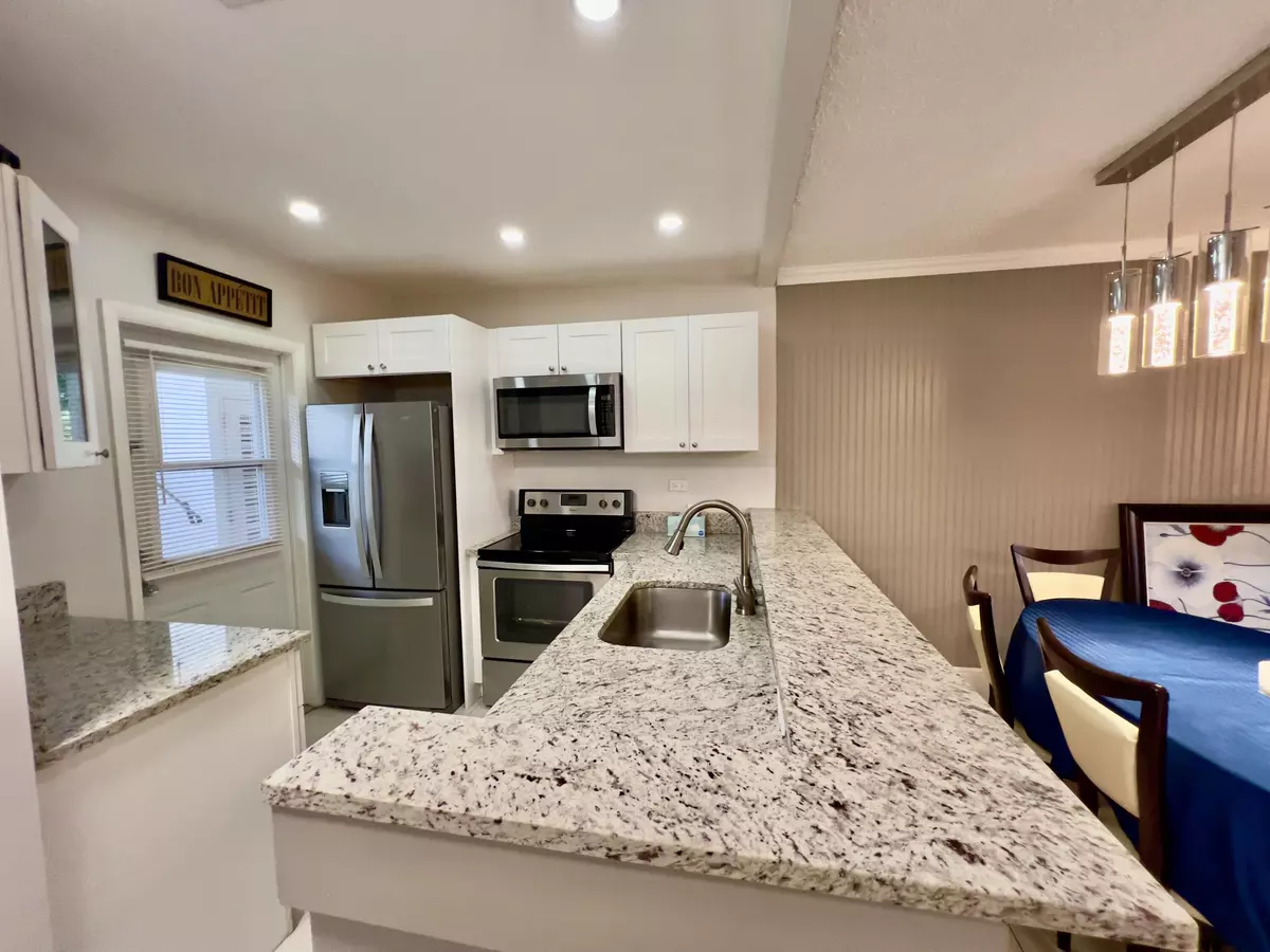 Lauderdale Lakes, FL 33319,3500 NW 48th AVE 402