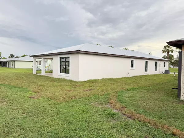 Port Saint Lucie, FL 34952,44 Silver Oak DR