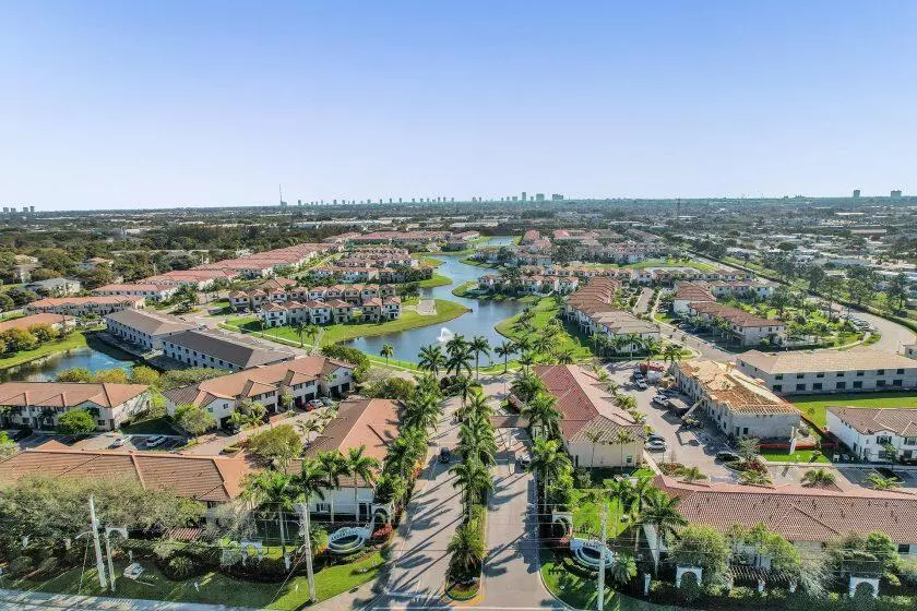 4199 Napoli Lake DR, Riviera Beach, FL 33410