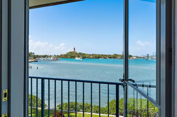 Jupiter, FL 33477,755 Saturn ST I 208