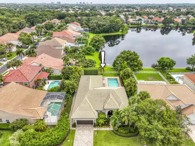 144 Oakwood LN, Palm Beach Gardens, FL 33410