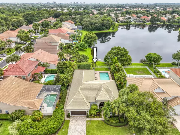 144 Oakwood LN, Palm Beach Gardens, FL 33410