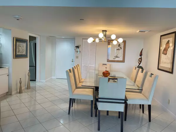 Boca Raton, FL 33431,4101 N Ocean BLVD 1002