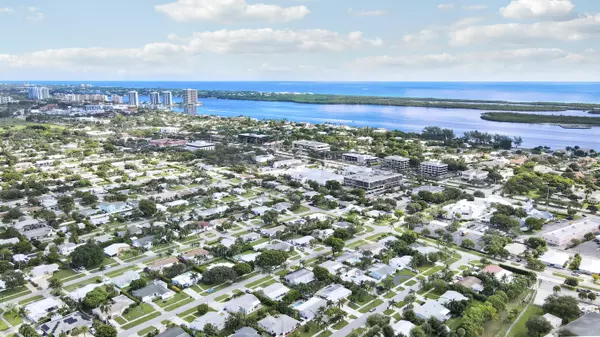 North Palm Beach, FL 33408,421 Driftwood RD