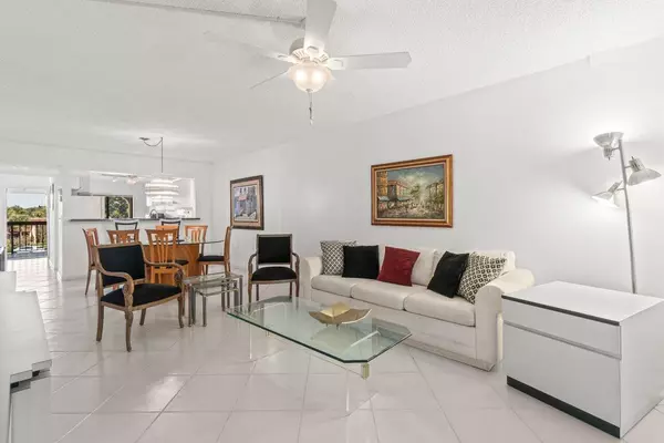 Boynton Beach, FL 33437,5380 Cedar Lake 303 DR 303