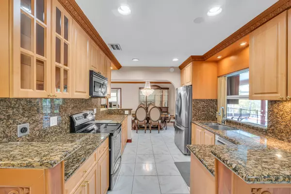 Coral Springs, FL 33065,4040 NW 106 DR