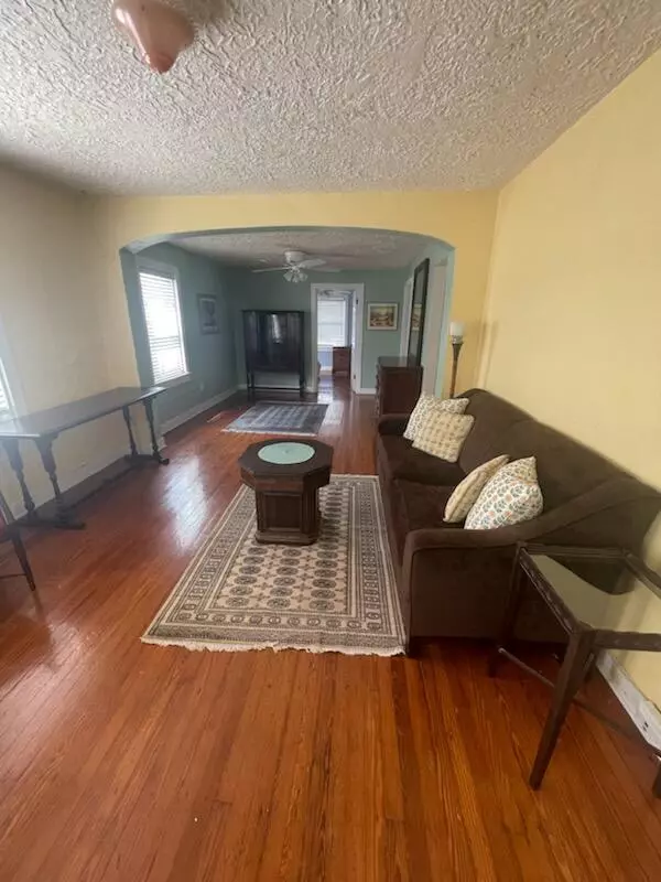 Lake Worth Beach, FL 33460,32 S J ST 2
