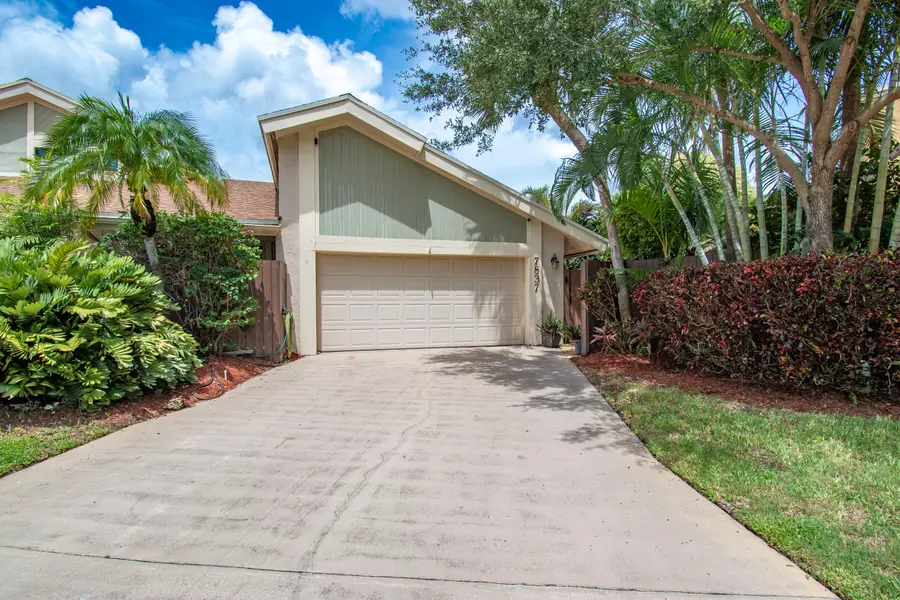 7837 W Kenway PL, Boca Raton, FL 33433