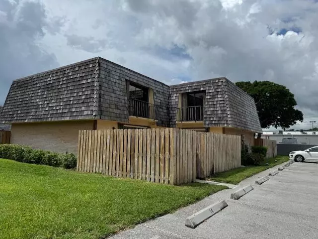 Palm Springs, FL 33461,15 Lake Arbor DR