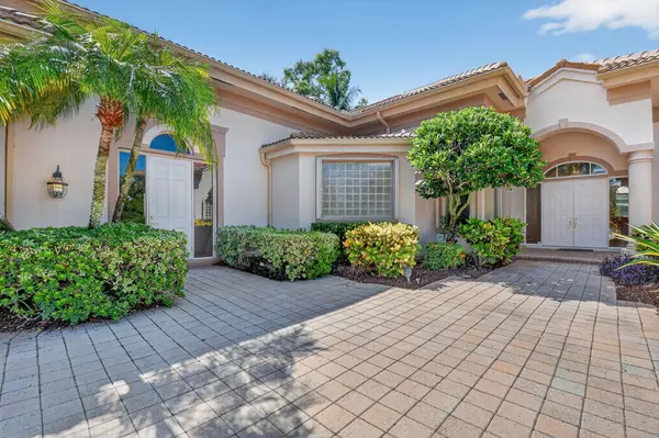 2525 Seminole CIR, West Palm Beach, FL 33409