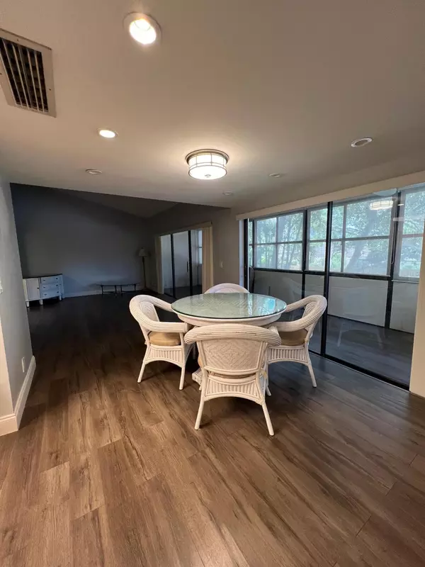 North Palm Beach, FL 33408,1660 Twelve Oaks WAY 207