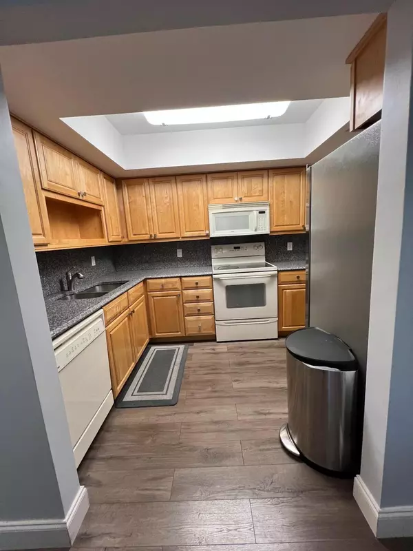 North Palm Beach, FL 33408,1660 Twelve Oaks WAY 207