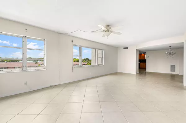 Lake Park, FL 33403,801 Lake Shore DR 419