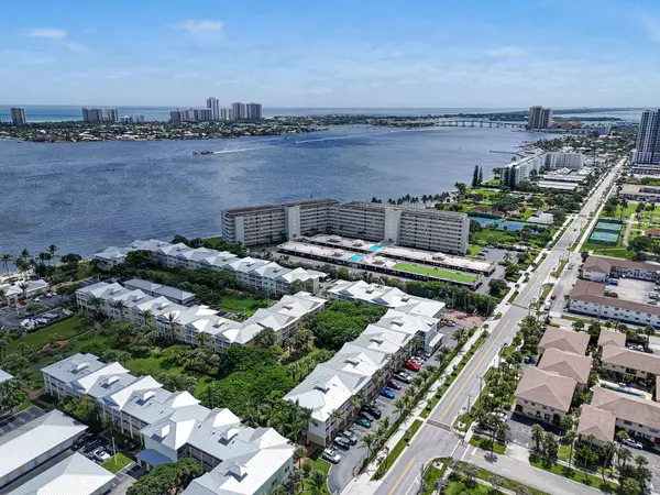 801 Lake Shore DR 419, Lake Park, FL 33403