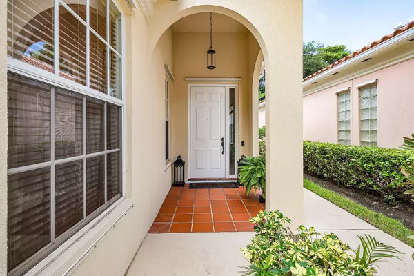 Delray Beach, FL 33445,2048 Valencia DR