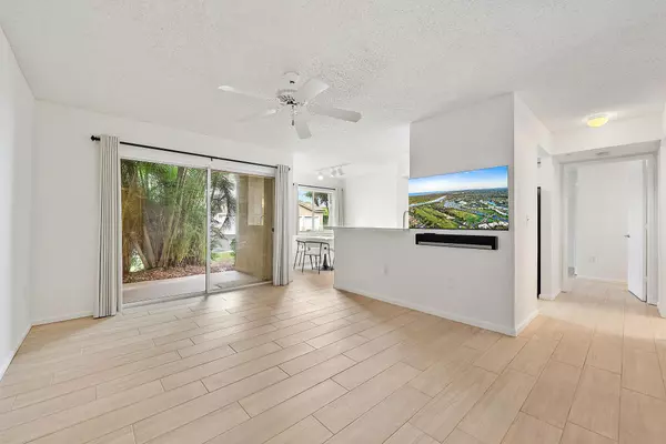 272 Village BLVD 7111, Tequesta, FL 33469