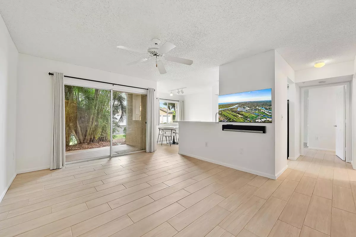 Tequesta, FL 33469,272 Village BLVD 7111