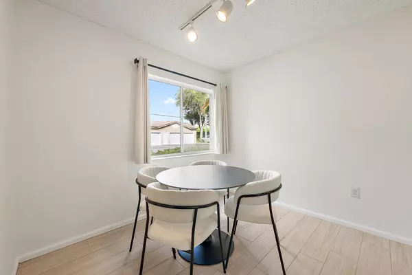 Tequesta, FL 33469,272 Village BLVD 7111