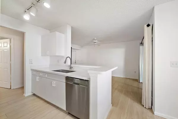 Tequesta, FL 33469,272 Village BLVD 7111