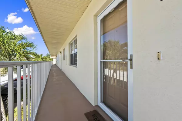 Stuart, FL 34996,2950 SE Ocean BLVD 126-8