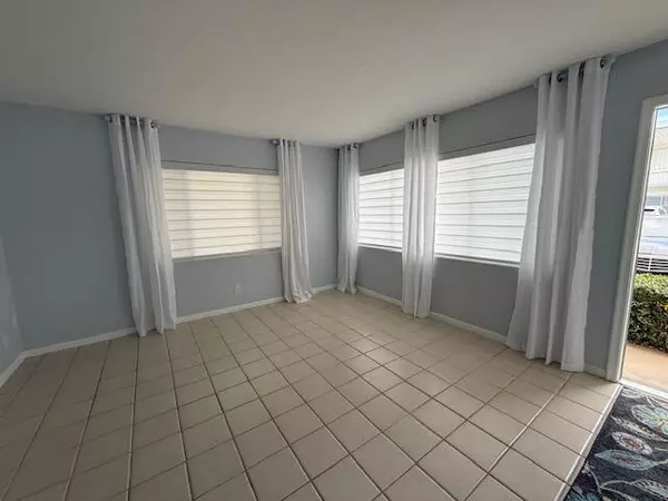 Lake Worth Beach, FL 33461,3240 Lake Osborne DR 108