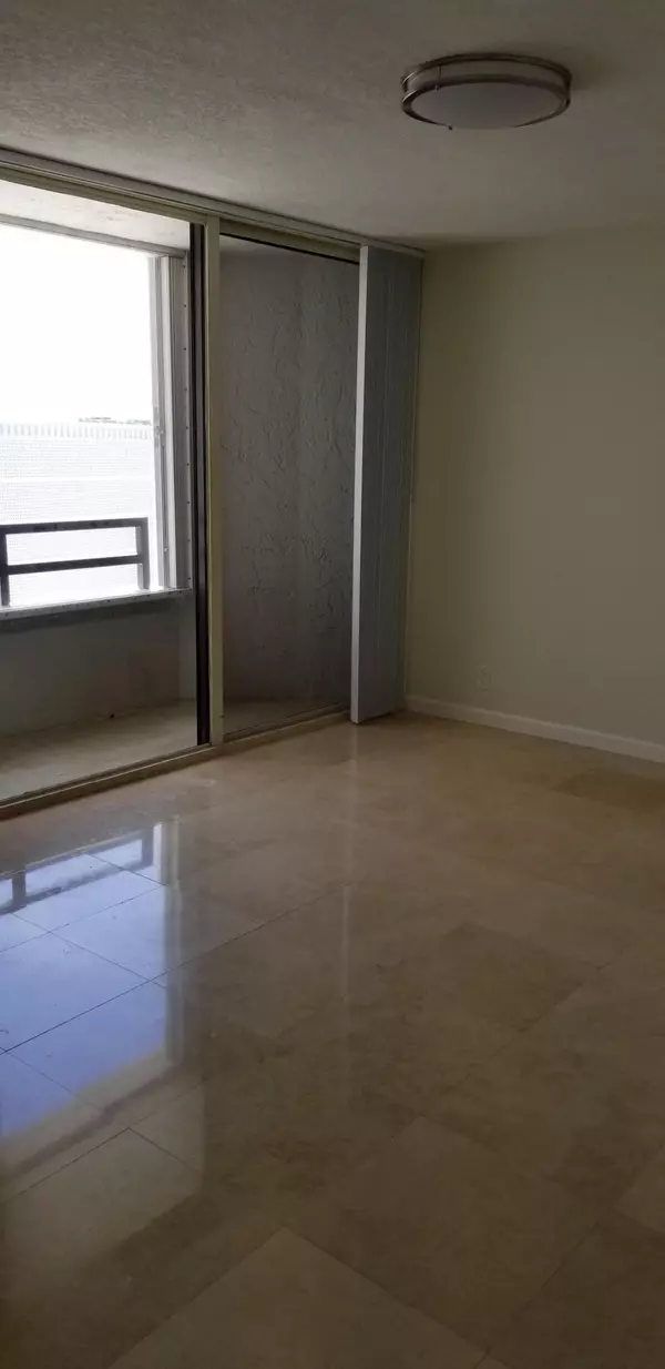 South Palm Beach, FL 33480,3560 S Ocean BLVD 903