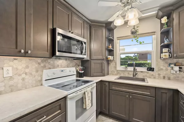 Stuart, FL 34996,2600 SE Ocean BLVD Jj-9