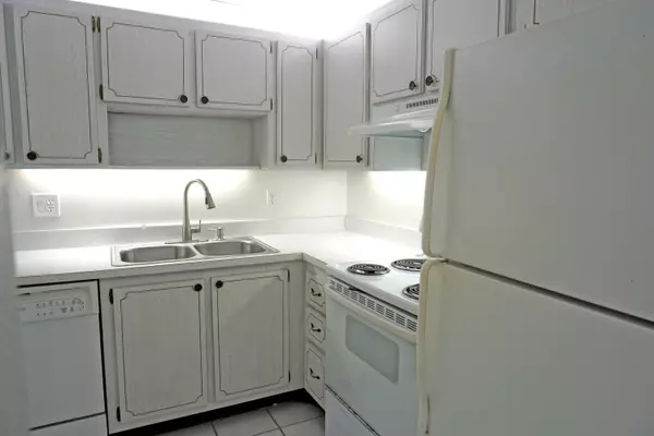 Stuart, FL 34996,2600 SE Ocean BLVD S-11