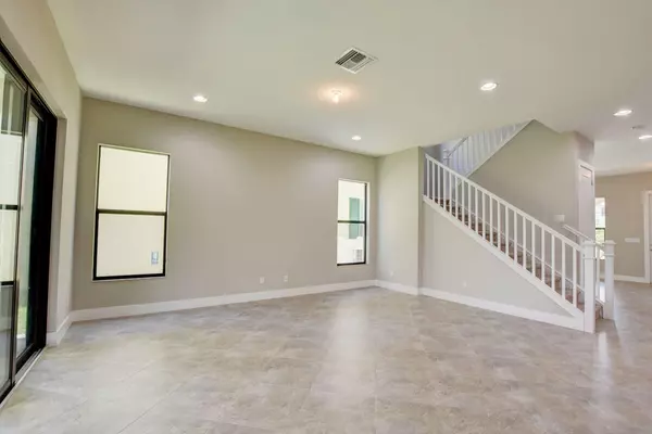 Palm Beach Gardens, FL 33418,2102 Dickens TER