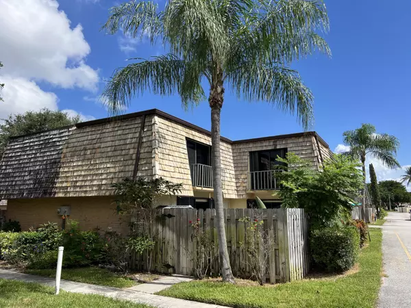 Palm Springs, FL 33461,345 Lake Arbor DR 345