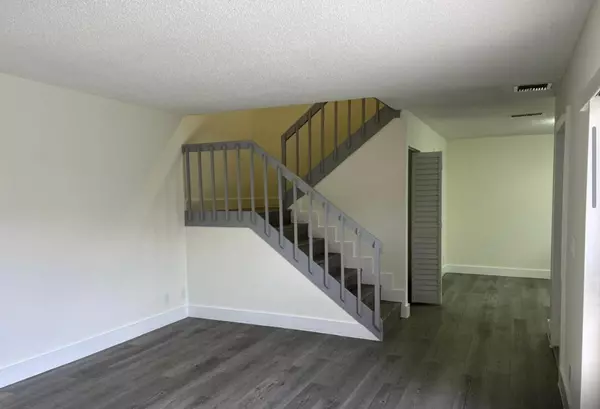 Palm Springs, FL 33461,345 Lake Arbor DR 345