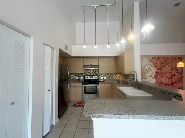 917 Villa CIR 917, Boynton Beach, FL 33435
