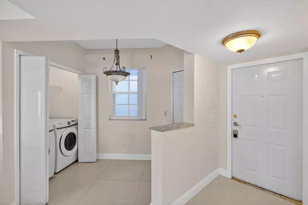 Aventura, FL 33160,3255 NE 184th ST 12104