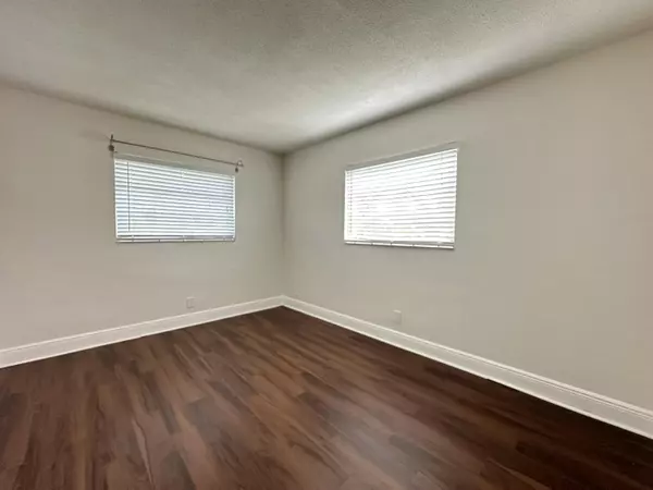 Fort Lauderdale, FL 33334,5811 NE 14th RD 5