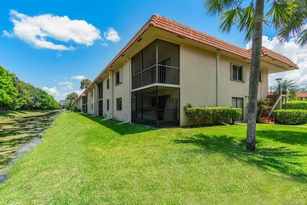 Weston, FL 33326,341 Lakeview DR 203