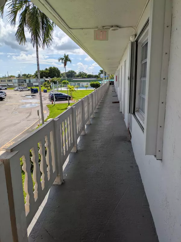 Miami Gardens, FL 33179,20120 NE 2nd AVE W20