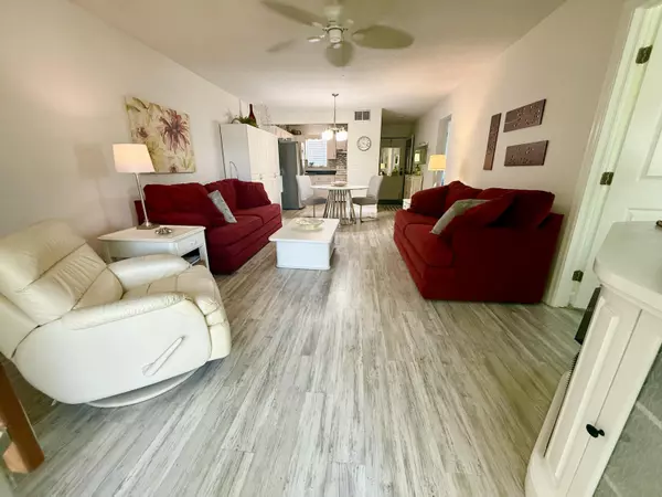 Stuart, FL 34994,1982 SW Palm City RD F