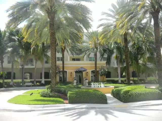 802 W Windward WAY 211, Lantana, FL 33462