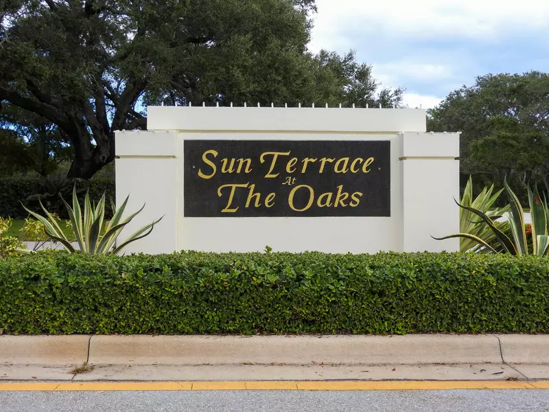 1702 Silverleaf Oak CT, Palm Beach Gardens, FL 33410