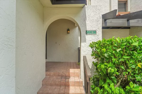 Boca Raton, FL 33486,5663 Fox Hollow DR B