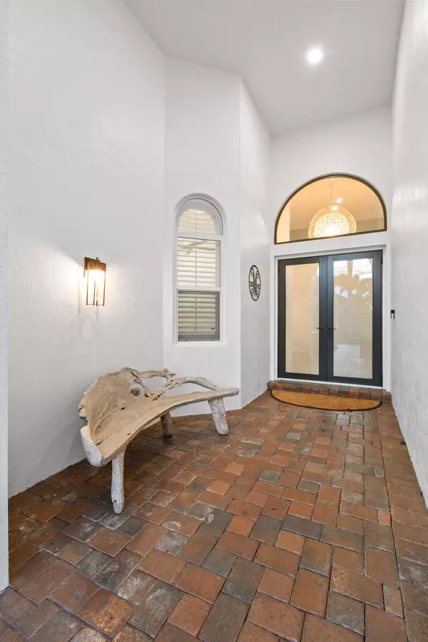 Palm Beach Gardens, FL 33410,320 Charroux DR