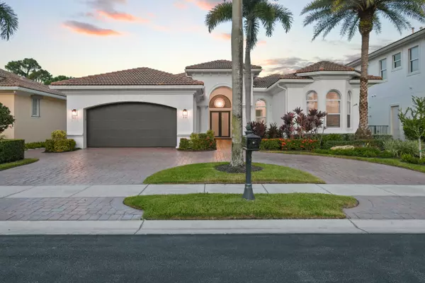 320 Charroux DR, Palm Beach Gardens, FL 33410