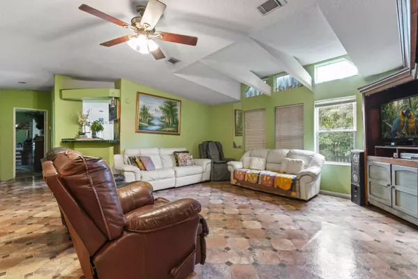 Okeechobee, FL 34972,5710 E Tangerine LN