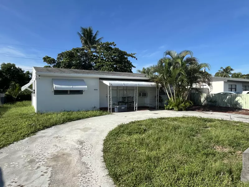 4328 Winchester LN, West Palm Beach, FL 33406