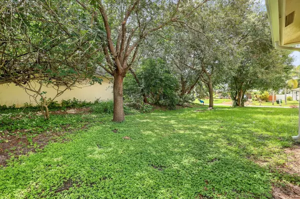 Port Saint Lucie, FL 34953,392 SW Kane AVE