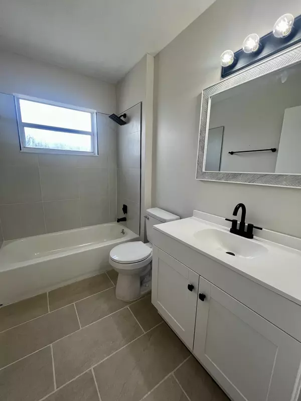 Riviera Beach, FL 33404,1354 Ac Evans ST